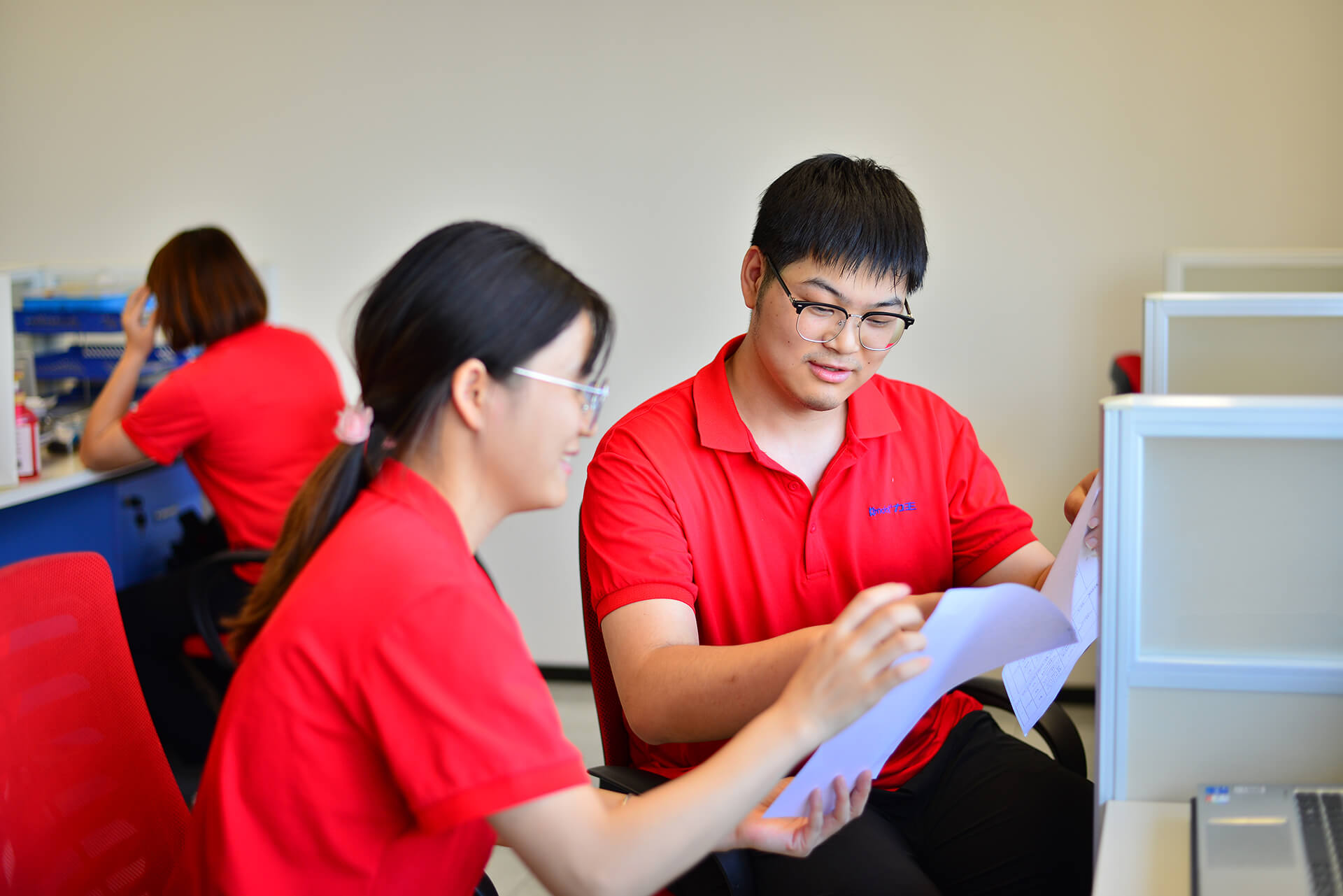 企業(yè)的成功是員工才智、技術(shù)、精力、創(chuàng)造力和奉獻(xiàn)精神共同作用的結(jié)果。